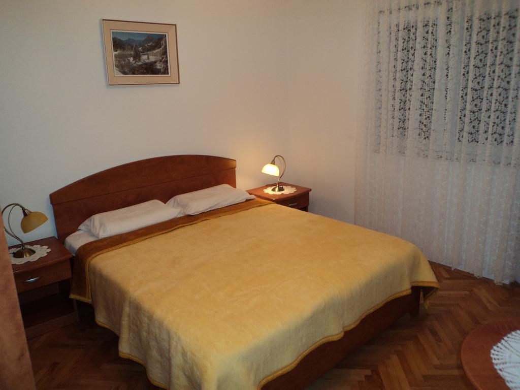 Apartments Racetin Marina Rum bild